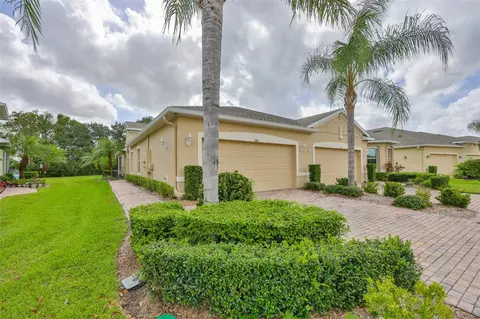 668 Chipper Dr, Sun City Center, FL 33573