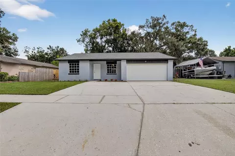 423 Forest Oak Dr, Seffner, FL 33584
