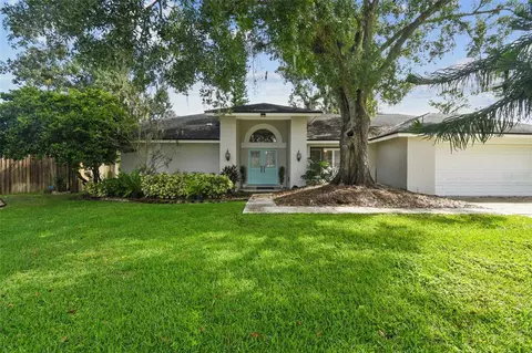1905 Horseshoe Dr, Plant City, FL 33566
