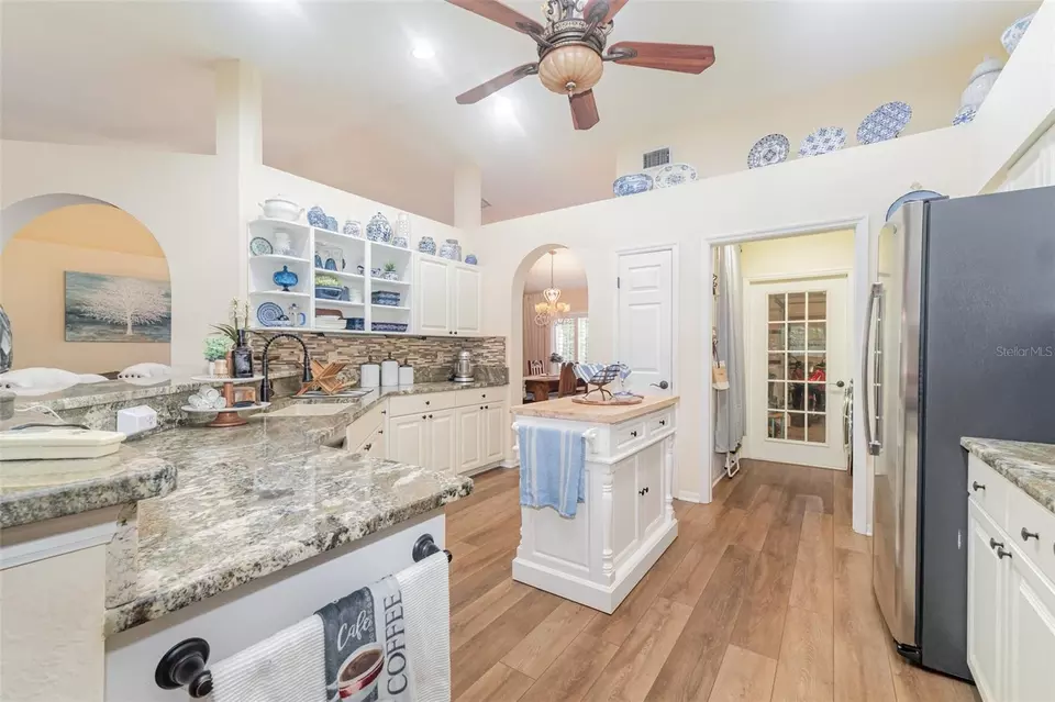 Kitchen - 11284 SW 139th Pl, Dunnellon, FL 34432 photo 1 of 2