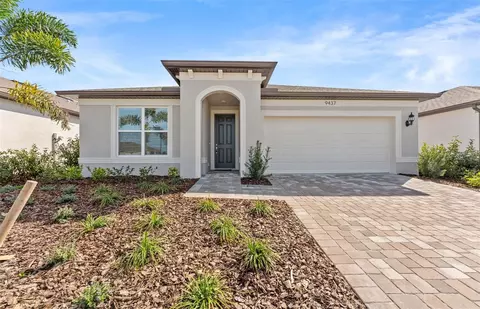 9437 Daylight Dr, Parrish, FL 34219