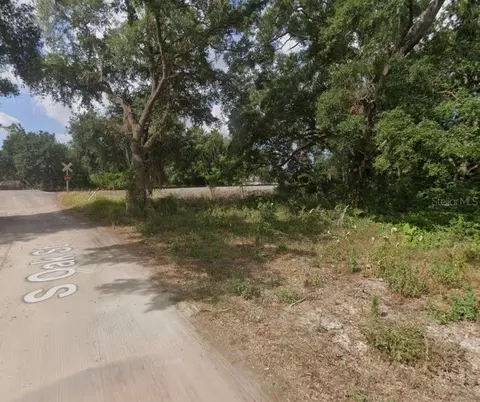 S Oak Street, Seffner, FL 33584