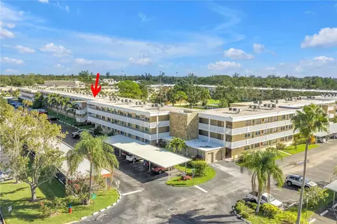 4915 Bay St NE #222, Saint Petersburg, FL 33703