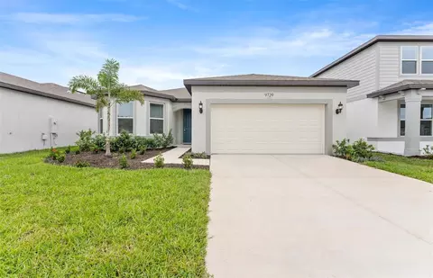 9729 Redwood Heights Loop, Thonotosassa, FL 33592