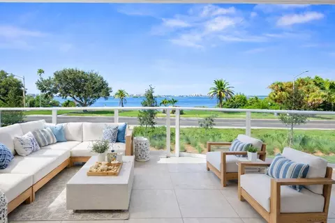 1020 Sunset Point Rd #103, Clearwater, FL 33755