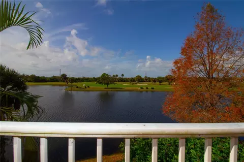 1200 Country Club Dr #1101, Largo, FL 33771