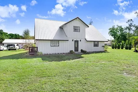 9901 Gallagher Rd, Dover, FL 33527