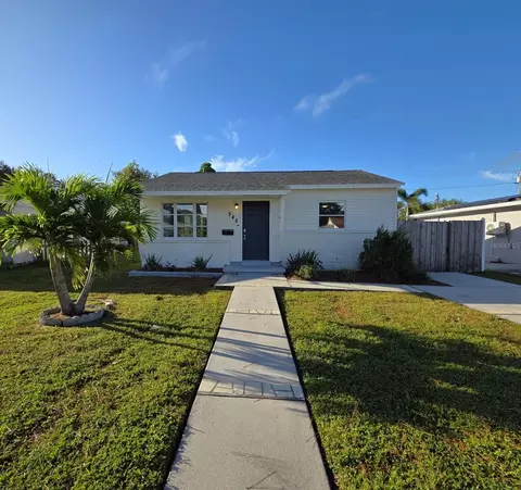 548 47th Ave N, Saint Petersburg, FL 33703
