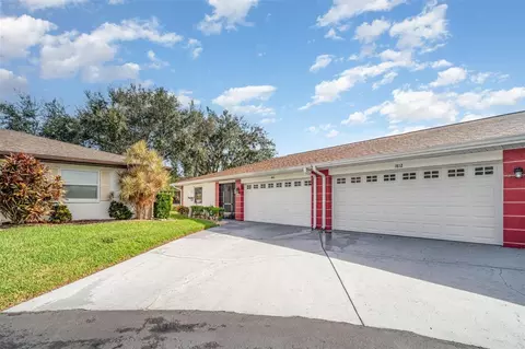 1810 Atrium Dr, Sun City Center, FL 33573