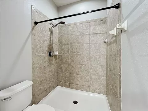 Bath - 11412 78th St E, Parrish, FL 34219 photo 6 of 7