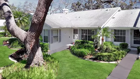 4215 Edgewood Dr, Holiday, FL 34691