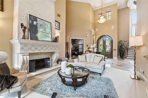 Living - 16220 Ternglade Dr, Lithia, FL 33547 photo 2 of 6