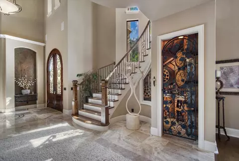 Entry Way - 16220 Ternglade Dr, Lithia, FL 33547 photo 2 of 8