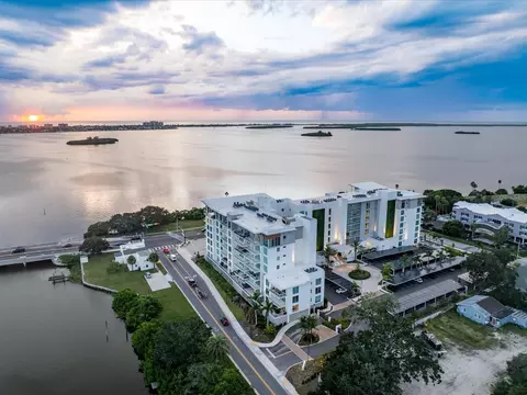 1020 Sunset Point Rd #511, Clearwater, FL 33755