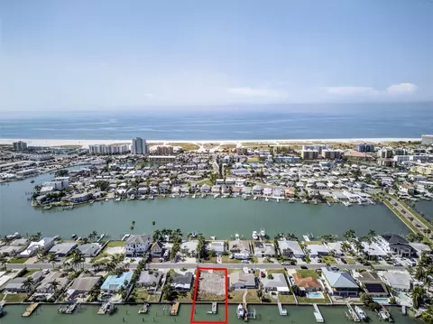 11325 4th St E, Treasure Island, FL 33706