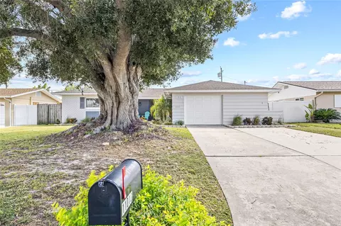 11010 91st Ter, Seminole, FL 33772