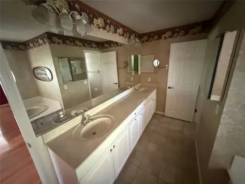 Bath - 2305 63rd St W, Bradenton, FL 34209 photo 2 of 3