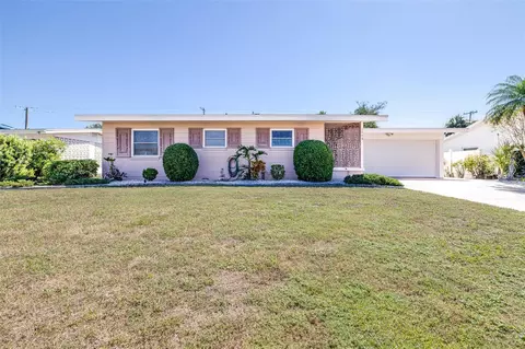 1009 Cherry Hills Dr, Sun City Center, FL 33573
