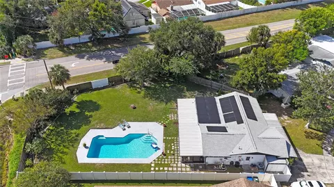 2809 Fulton St SW, Largo, FL 33774