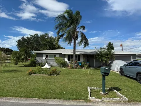 2301 Fairlane Dr, Largo, FL 33771