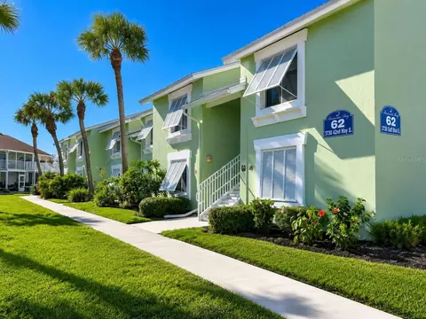 3735 42nd Way S #E, Saint Petersburg, FL 33711
