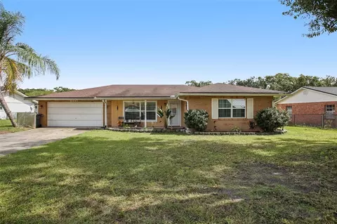 5737 Sands Point Dr, Lakeland, FL 33809