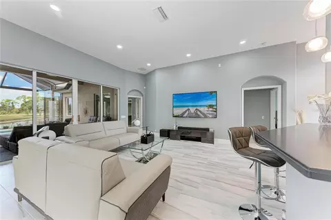 Living - 5122 87th Ct E, Bradenton, FL 34211 photo 4 of 4