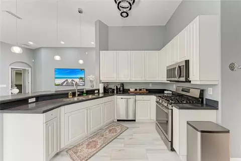 Kitchen - 5122 87th Ct E, Bradenton, FL 34211 photo 3 of 4
