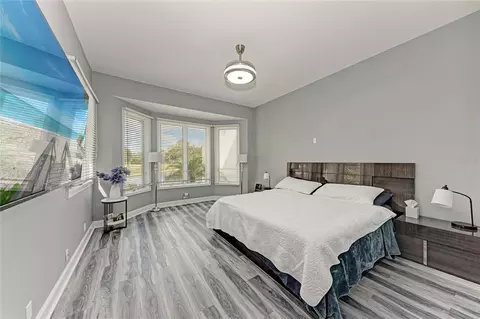 Bedroom - 5122 87th Ct E, Bradenton, FL 34211 photo 1 of 10