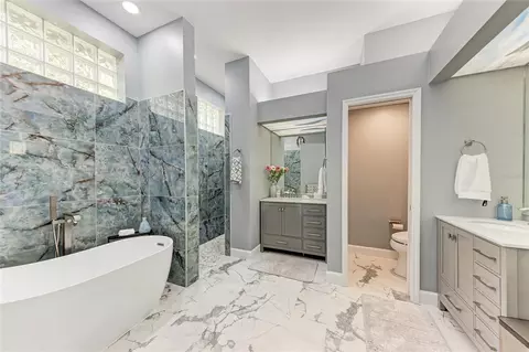Bath - 5122 87th Ct E, Bradenton, FL 34211 photo 1 of 5