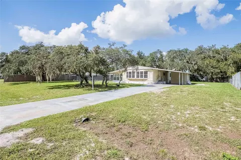 5850 Red Fox Dr, Winter Haven, FL 33884