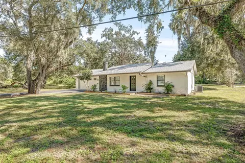 5164 Lakewood Dr, Dade City, FL 33523