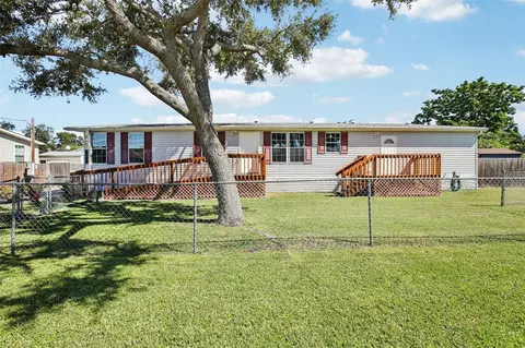 12373 Tree St, Largo, FL 33773