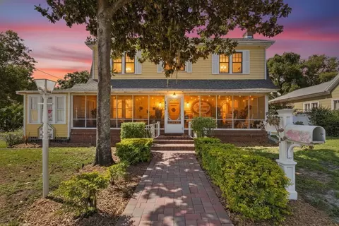 805 N Wheeler St, Plant City, FL 33563