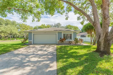 13016 Club Dr, Hudson, FL 34667