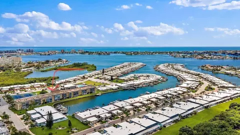 1 Boca Ciega Point Blvd #213, Saint Petersburg, FL 33708