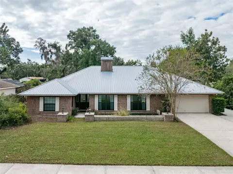 2419 Stonehill Ave, Valrico, FL 33594