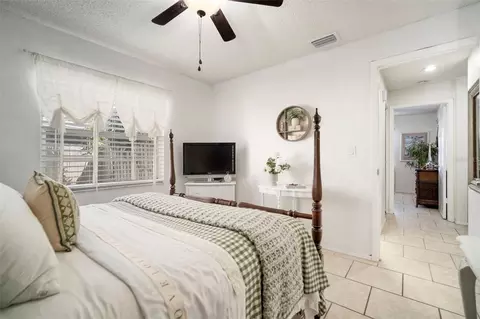 Bedroom - 11305 Silverleaf Ct, Riverview, FL 33579 photo 2 of 6