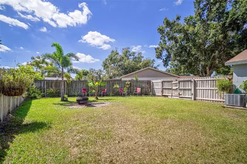 Exterior - 11305 Silverleaf Ct, Riverview, FL 33579 photo 6 of 9