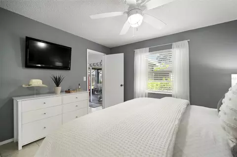 Bedroom - 11305 Silverleaf Ct, Riverview, FL 33579 photo 6 of 6