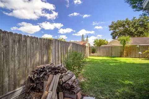 Exterior - 11305 Silverleaf Ct, Riverview, FL 33579 photo 7 of 9