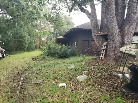 Exterior - 2922 Rustwood Ln, Eustis, FL 32726 photo 7 of 9