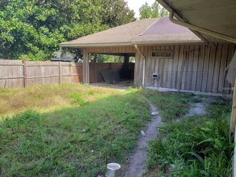 Exterior - 2922 Rustwood Ln, Eustis, FL 32726 photo 6 of 9