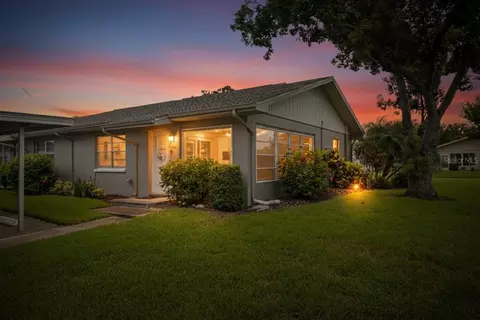 408 Gloucester Blvd #33, Sun City Center, FL 33573