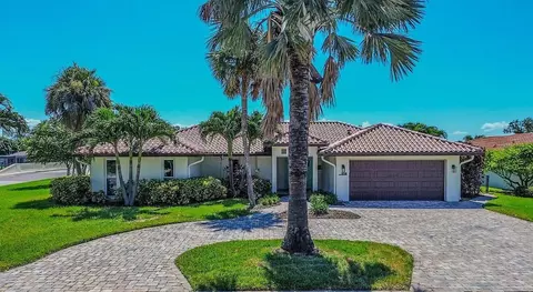 1998 Kansas Ave NE, Saint Petersburg, FL 33703