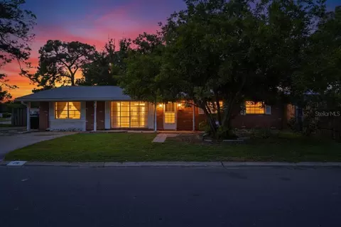 269 NW Lincoln Cir N, Saint Petersburg, FL 33702