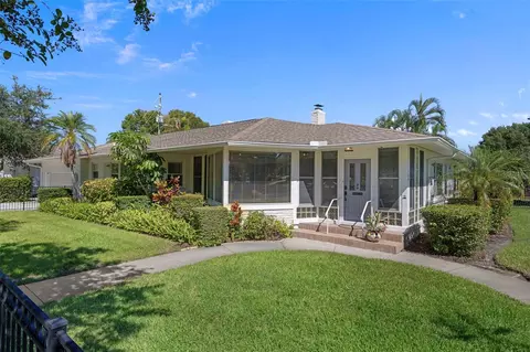 105 17th Ave NE, Saint Petersburg, FL 33704