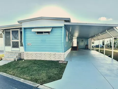 9790 66th St N #330, Pinellas Park, FL 33782