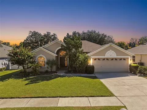 2213 Towering Oaks Cir, Seffner, FL 33584