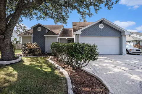 2013 Shadow Pine Dr, Brandon, FL 33511